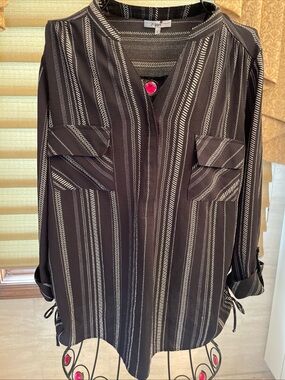 Women’s Poppi Black Print Split Neck Roll Tab Sleeve Blouse Size Large Ruched